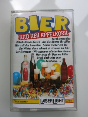 Bier und 'nen Apfelkorn