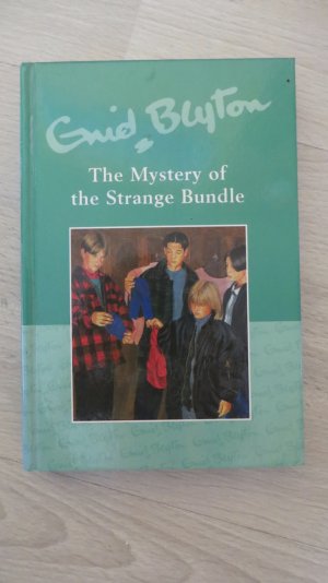 The Mytery of the Strange Bundle