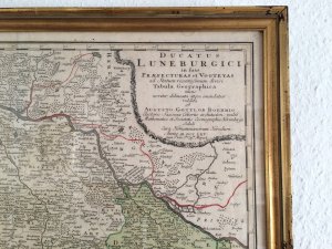 Ducatus Luneburgici in fuas Praefecturas et Vogteyas ad Statum recentissimum divisi Tabula Geographia nunc noviter delineata atqve emendatior reddita […]