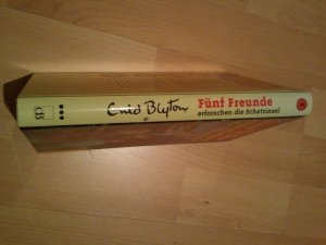 gebrauchtes Buch – Enid Blyton – Fünf Freunde erforschen die Schatzinsel - Band 1