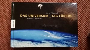 gebrauchtes Buch – Nemiroff, Robert J – Das Universum - Tag für Tag