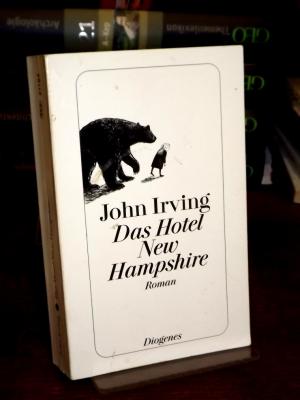 gebrauchtes Buch – John Irving – Das Hotel New Hampshire. Roman. Aus dem Amerikanischen von Hans Hermann.