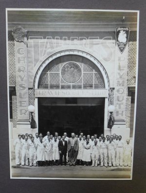 antiquarisches Buch – Foto Jaeger - Montevideo - Palacio Salvo y av – Photo-Album -  Montevideo / Uruguay 1937 - Niederlassung Chrysler, Plymouth, Dodge, De Soto - 38 originale Fotografien (Gelatinesilber, Vintages)