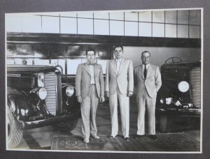 antiquarisches Buch – Foto Jaeger - Montevideo - Palacio Salvo y av – Photo-Album -  Montevideo / Uruguay 1937 - Niederlassung Chrysler, Plymouth, Dodge, De Soto - 38 originale Fotografien (Gelatinesilber, Vintages)