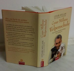 gebrauchtes Buch – Millan, Cesar; Peltier – Cesar Millans Welpenschule - Die richtige Hundeerziehung von Anfang an - Gebunden mit Schutzumschlag