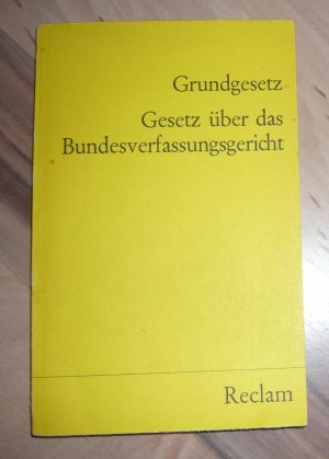 gebrauchtes Buch – Dr. Reinhold Mercker  – Grundgesetz mit Gesetz über das Bundesverfassungsgericht - Textausgabe mit Sachregister