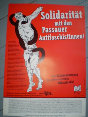 Rote Hilfe e.V.: Solidarität mit den Passauer AntifaschistInnen! Keine Kriminalisierung des antifaschistischen Widerstands. Weg mit § 129a (Plakat, Poster […]