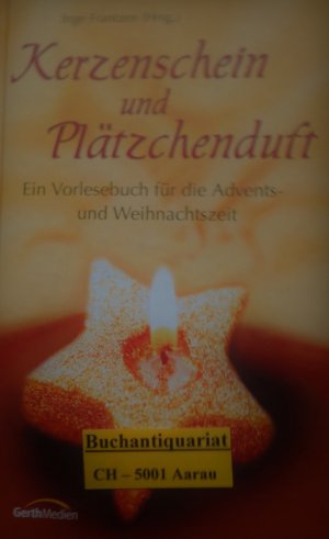 Kerzenschein und Plätzchenduft