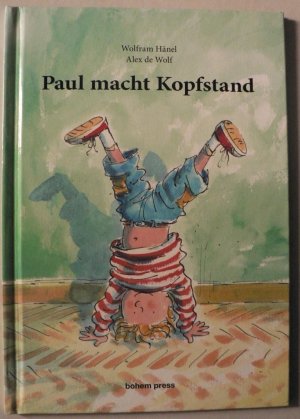 Paul macht Kopfstand