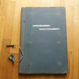 Original Foto- Karten Album / Junkersarbeit - Qualitätsarbeit mit 36 von 48 Bildern Sammelbilderalbum Postkarten