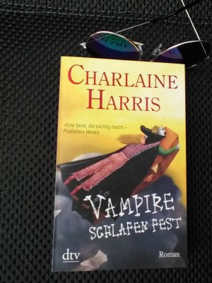 gebrauchtes Buch – Charlaine Harris – Vampire schlafen fest