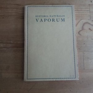 Historia Naturalis Vaporum ex Humano Corpore Effluentium. In usum maxime gymnasiorum et academiarum e podicibus optimorum virorum illustrata. Nicht Lateinisch […]