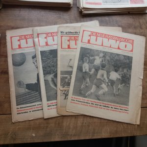 Konvolut Sammlung 275 Zeitungen Zeitung Wochenzeitung Die Neue Fußball Woche FUWO 1964 / 1965 / 1966 / 1967 / 1968 / 1969 / 1970 / 1971 / 1972 / 1973 / […]