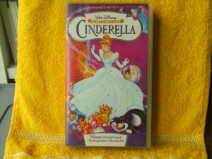 gebrauchter Film – Walt Disneys Meisterwerke - Cinderella - Disneys bezauibernde Aschenputtel-Geschichte