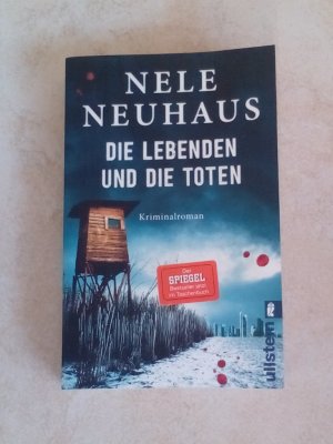 gebrauchtes Buch – Nele Neuhaus – Die Lebenden und die Toten