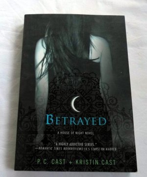 gebrauchtes Buch – Cast – Betrayed