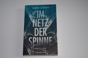 gebrauchtes Buch – Nikki Owen – Im Netz der Spinne (Maria Martinez 1) - Erstauflage