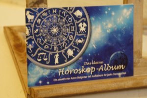 gebrauchtes Buch – Das kleine Horoskop Album