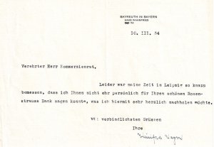 Schwiegertochter Richard Wagners und Leiterin der Bayreuther Festspiele (1897-1980). Masch. (Ms.) Brief mit eigenh. U. (voller Namenszug).