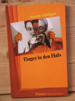 "Finger in den Hals"