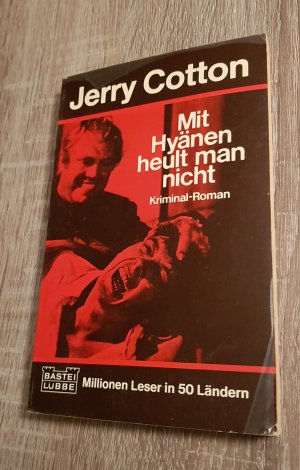 Jerry Cotton - Mit Hyänen heult man nicht