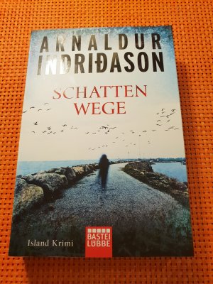 gebrauchtes Buch – Arnaldur Indriðason – Schattenwege - Island Krimi