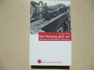 gebrauchtes Buch – György Dalos – Der Vorhang geht auf