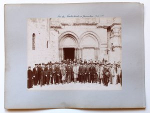 Besatzung der Kreuzerfregatte SMS Gneisenau vor der Grabeskirche Jerusalem Dezember 1899 Originalfoto