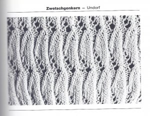 Lorbeerblatt und Zwetschgenkern