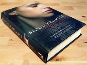 gebrauchtes Buch – Richelle Mead – Blood Promise - Vampire Academy 04