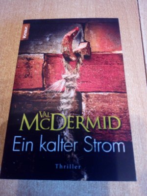 gebrauchtes Buch – Val McDermid – Ein kalter Strom