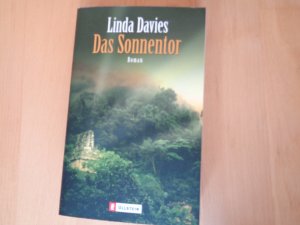 gebrauchtes Buch – LINDA DAVIES – Das Sonnentor / PB_G