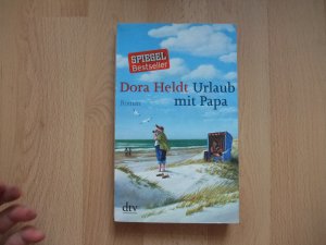 gebrauchtes Buch – Dora Heldt – Urlaub mit Papa