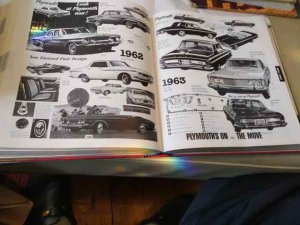 gebrauchtes Buch – Tad Burness – Automobile in Amerika 1920-1980