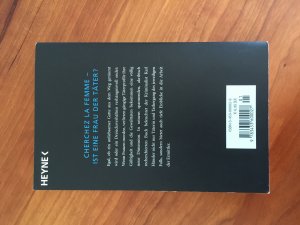 gebrauchtes Buch – Karl Häusler – Der Tod ist weiblich