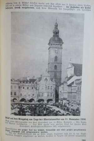 antiquarisches Buch – Böhmisch-Budweis. - Kratochwil, K. und A. Meerwald. Heimatbuch der Berg- und Kreisstadt Böhmisch-Budweis. Erstes bis zweites Tausend 1930. - Kollationiert, vollständig. - KEIN Reprint! – Kratochwil, K. und A. Meerwald. Heimatbuch der Berg- und Kreisstadt Böhmisch-Budweis mit einer Sammlung neueren Sagen. Gesammelt und bearbeitet. Erstes bis zweites Tausend. Böhmisch-Budweis, im Verlage von Karl Kratochwil & Comp., Verlag des „Sonntagsboten“, Buchhandlung, Antiquariat, Buch- und Kalenderverlag, 1930. * Mit sehr zahlreichen Illustrationen. * 568 S. Original Leineneinband mit Goldprägung und Kopfgelbschnitt.