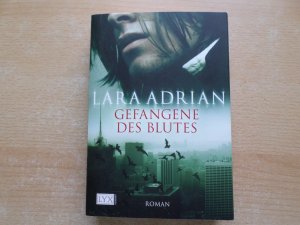 gebrauchtes Buch – Lara Adrian – Gefangene des Blutes