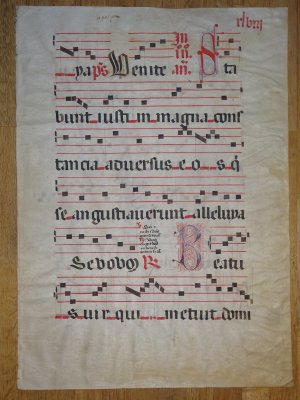 gebrauchtes Buch – Beidseitig beschriebene lateinische Noten-Handschrift auf Pergament – Antiphonarblatt, 14. Jahrhundert ( 14th century )