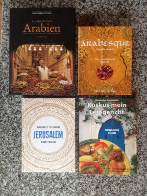 gebrauchtes Buch – Harms, Florian; Jäkel – 8 Bände):  1. Kulinarisches Arabien - Marokko, Tunesien, Libyen, Ägypten, Dubai, Jordanien, Syrien, Libanon - mit 88 Rezepten.   2. arabesque - 180 orientalische Rezepte.  3. Jerusalem.  4. Kuskus mein Leibgericht.  5. Tunesische Küche. Marokko; - Mediterrane Köstlichkeiten.  6. Libanon. - Das Kochbuch - Mezze, Manakish und Taboulé.  7. Zu Gast in Marokko.  8. Das Kochbuch. - mediterran orientalisch raffiniert.