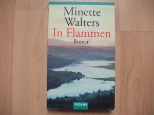 gebrauchtes Buch – Minette Walters – In Flammen