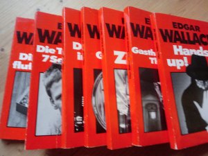 gebrauchtes Buch – Edgar Wallace – Rote Krimi Reihe: 7 Bände Hands up!, Das Gasthaus an der Themse, Der Zinker, Die vier Gerechten, Das Gesicht im Dunkel, Die Tür mit den 7 Schlössern, Der Diamantenfluß,