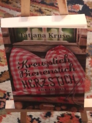 gebrauchtes Buch – Kruse Tatjana – Kreuzstich, Bienenstich, Herzstich gebrauchtes Buch – Kruse Tatjana – Kreuzstich, Bienenstich, Herzstich
