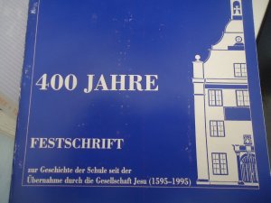 gebrauchtes Buch – Hosemann, Dietrich und u – Bischöfliches Gymnasium Josephinum Hildesheim. 400 Jahre. Festschrift zur Geschichte der Schule seit der Übernahme durch die Gesellschaft Jesu (1595-1995).