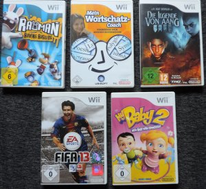 5x Wii Sport Spiele mit MyBaby2, Raving Rabbids, Die Legende von Aang, FIFA13,..