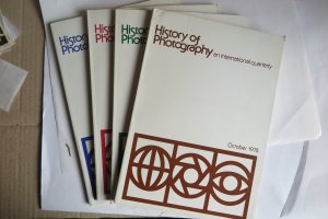 gebrauchtes Buch – Heinz K. Henisch  – Fotografie  -  History of Photography,  an international quarterly.  Internationale Zeitschrift zur Geschichte der Fotografie. Der 2. Jahrgang komplett, 4 Hefte