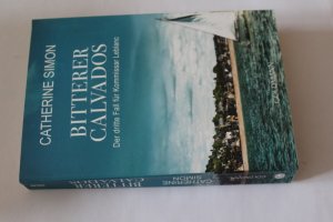 gebrauchtes Buch – Catherine Simon – Bitterer Calvados - Der dritte Fall für Kommissar Leblanc