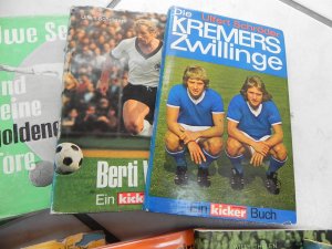 gebrauchtes Buch – Copress und Kicker -Diverse Autoren- – 9 Bände Konvolut Sammlung Copress/Kicker Fußball-Bücher Sportbiografien *SELTEN*