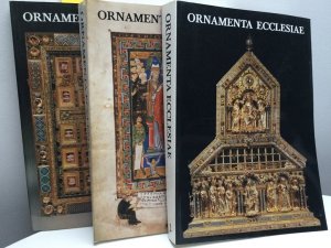 gebrauchtes Buch – Hrsg. Anton Legner – Ornamenta Ecclesiae, Katalog des Schnütgen Museums, Köln, drei Bände