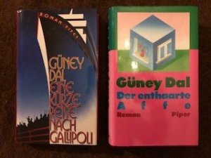 gebrauchtes Buch – Güney Dal – Der enthaarte Affe, Eine kurze Reise nach Gallipoli, 2 Romane,