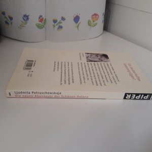 gebrauchtes Buch – Ljudmila PETRUSCHEWSKAJA – Die neuen Abenteuer der Schönen Helena